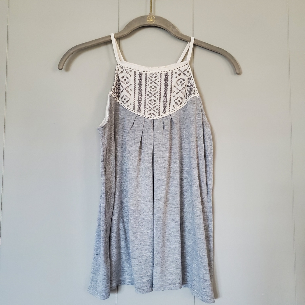 Xs grey sleeveless spaghetti strap shirt with beautiful detail